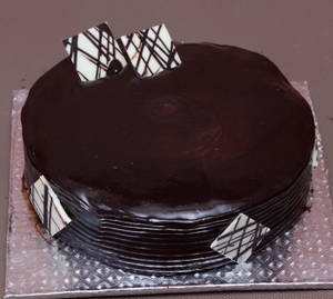 Eggless Chocolate Truffle Cake