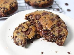 Giant Nutella Caramel Chunk Cookies