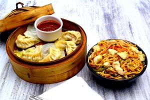 Nonveg Momo + Nv Hakka Nooodles