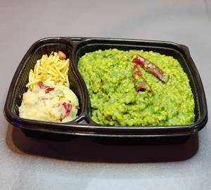 Palak Khichdi Thali
