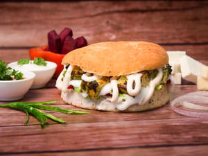 Paneer Tikka Burger