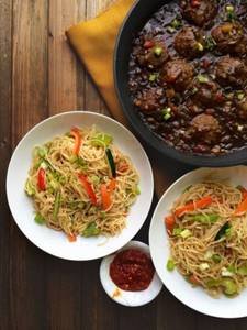 Veg Noodles + Manchurian Gravy