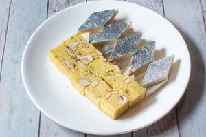 Soan Papdi [10 Pieces]+Kaju Barfi [10 Pieces]