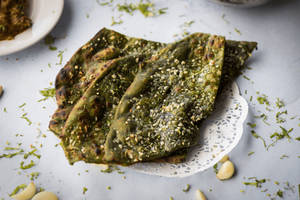 Hariyali Garlic Naan