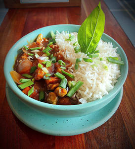 Crispy Chilli Vegetable Curry Rice Bowl  (veg)