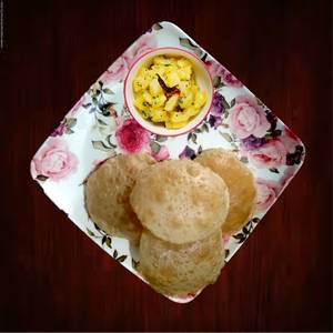Luchi (6 Pcs) + Bengali Style Alu Ki Sabji