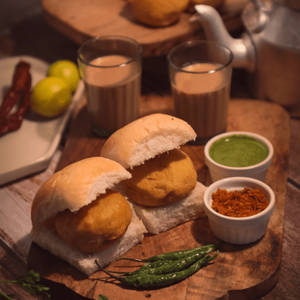 Makkhan Vada Pav