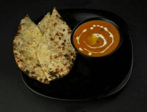 Cheese Naan With Gravy (1 Pc)