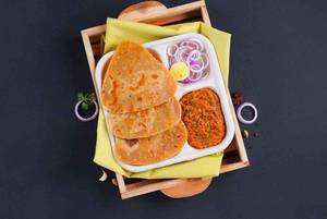 Chicken Kheema & Paratha Lunchbox