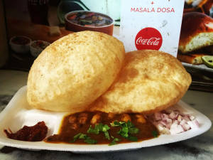 Aloo Poori [3 Poori] with papsi 400ml