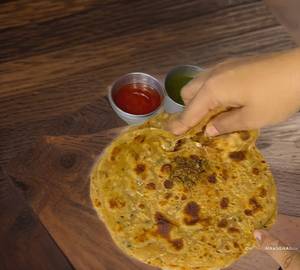 Mooli paratha curd + pickle + lachha onian