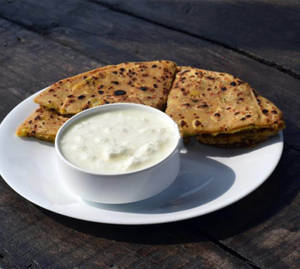 Paneer Paratha With Pickle & Chutney 