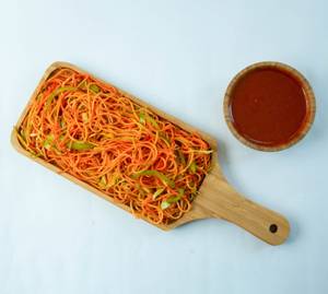 Veg Singapoori Chow Mein