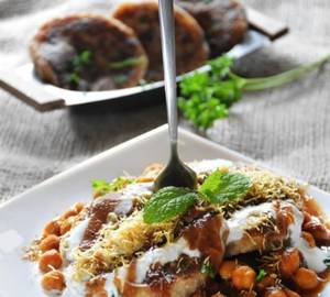 Aloo Tikki With Chole