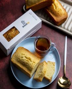 Salted Caramel Tea Cake (150g)