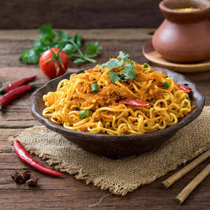 Veg Schezwan Maggi