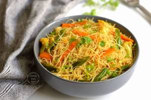 Singapuri Veg Noodles