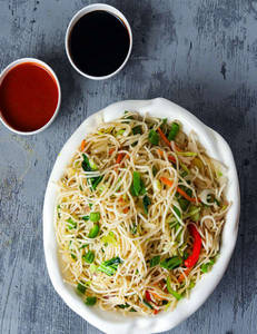 Veg Hakka Noodles