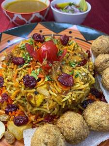 Chicken Berry Pulao +dhansak Dal +4 Kababs +kachumbar (serves One)