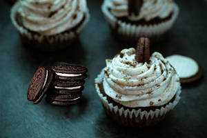 Oreo Large Cup Cake (2pcs)
