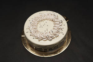 White Chocolate Mocha Cake [1 Kg]