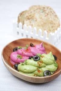 Beetroot And Spinach Hommus