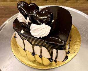 Chocochip Heart Shape Cake