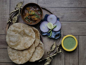 Puri With Aloo Sabzi
