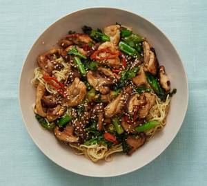 Wok Fried Noodle With Assorted Mushroom In Black Pepper Sauce