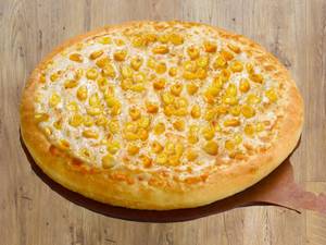 Golden corn cheesy pizza