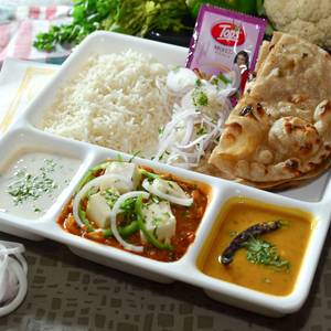 Hakka Special Shahi Paneer Thali
