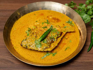 Jumbo Pomfret Shorshe