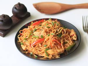 Chicken Schezwan Hakka Noodles