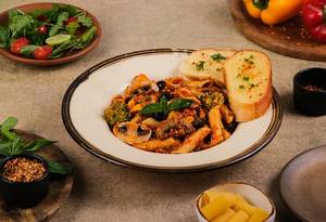 Mixed Sauces Pasta (veg)