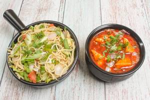 Hakka Noodles [500 Grams] With Chilly Paneer Gravy [5 Pieces]