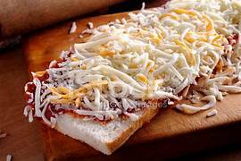 Double Chesse Bread Pizza 