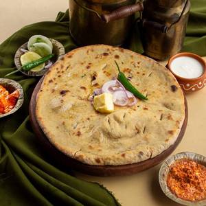 Cheese Chilly Paneer Paratha