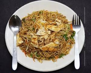 Egg Hakka Chow mein