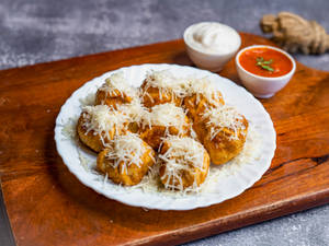 Veg Cheese Fried Momos [8 Pieces]