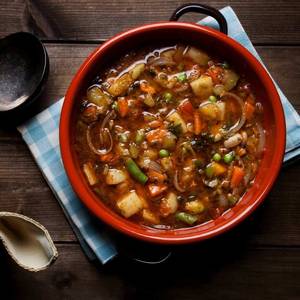 Mixed veg curry in hot garlic sauce