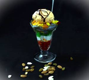 Butterscotch ice cream Falooda