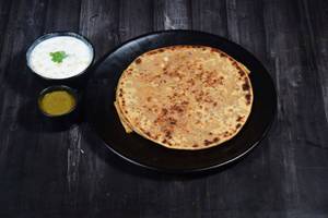 Desi Ghee Aloo Payaz Paratha With Butter And Chutney/pickle