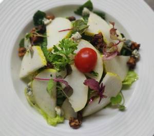 Pear,Walnut & Blue Cheese