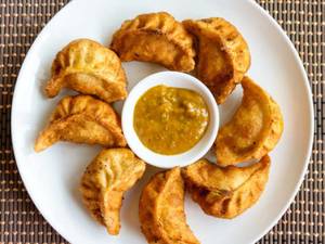 Veg fried momos [10 pieces]