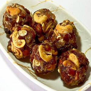 Dry Fruit Laddu