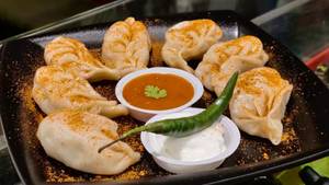 Chicken Piro Piro Steamed Momos 6pc