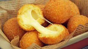 Potato Cheese Balls ( 4 Pcs )