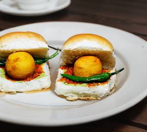 Mumbai vada pav