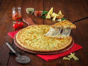 Double Cheese Margherita Pizza