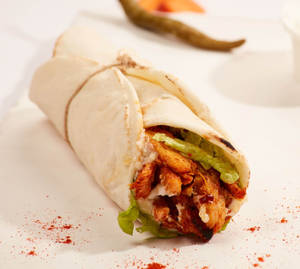 Tandoori paneer shawarma